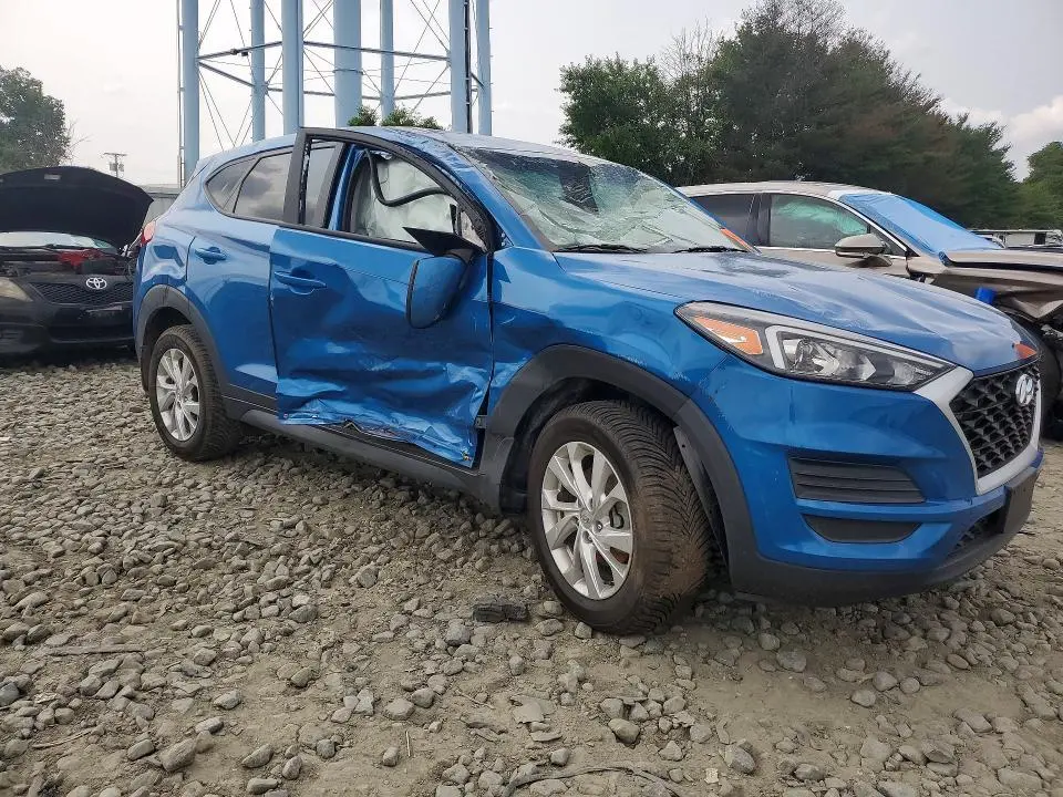 2020 HYUNDAI TUCSON SE  