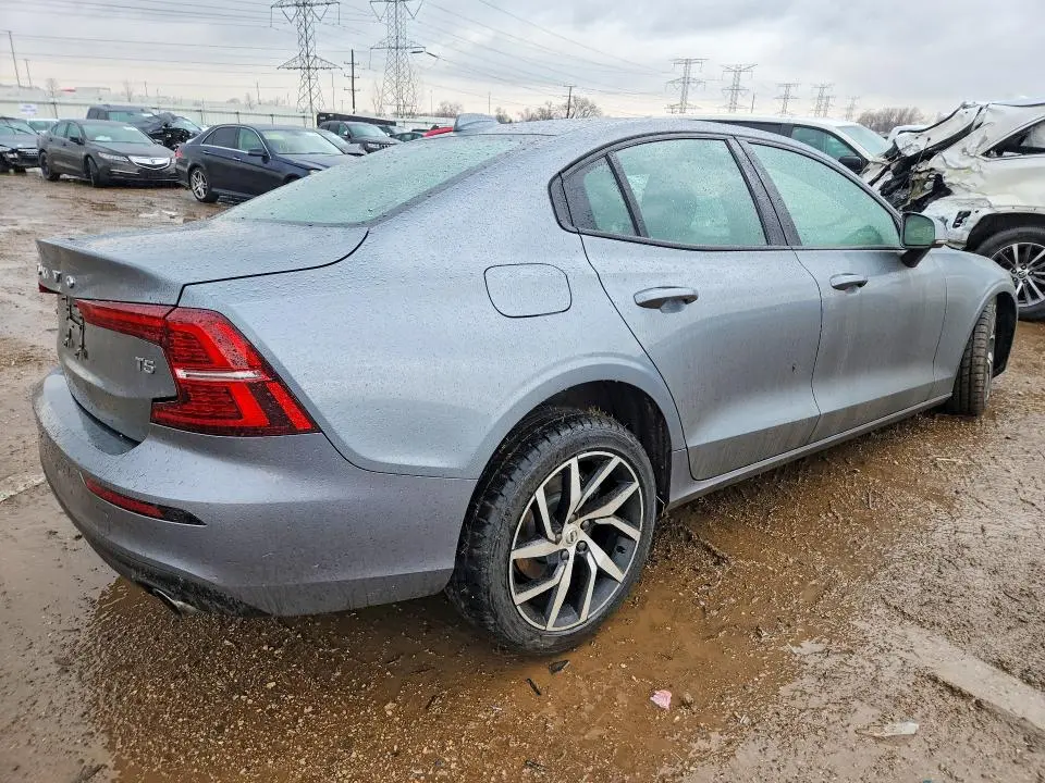 2020 VOLVO S60 T5 MOMENTUM  