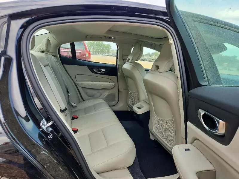 2021 VOLVO S60 T5 MOMENTUM  
