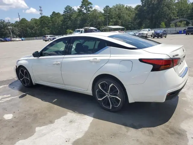 2023 NISSAN ALTIMA SR  
