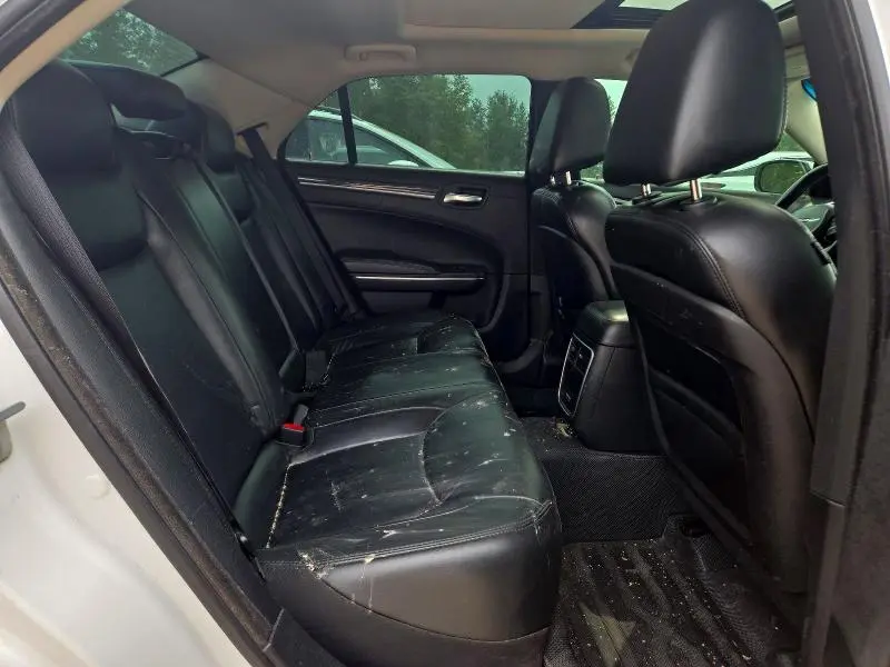 2016 CHRYSLER 300 LIMITED  