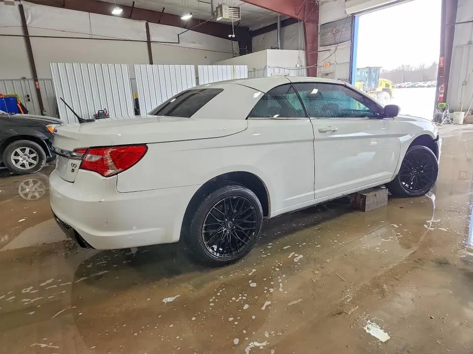 2013 CHRYSLER 200 S  