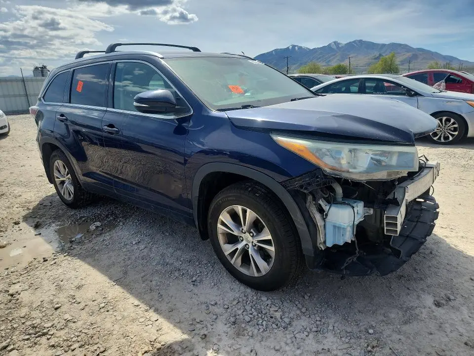 2015 TOYOTA HIGHLANDER XLE  