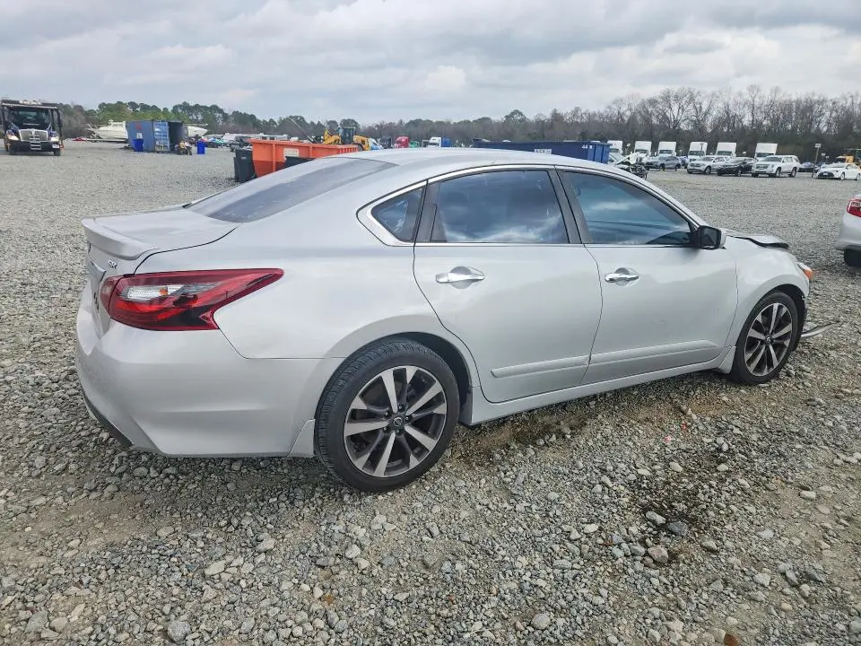 2017 NISSAN ALTIMA 2.5 SR  