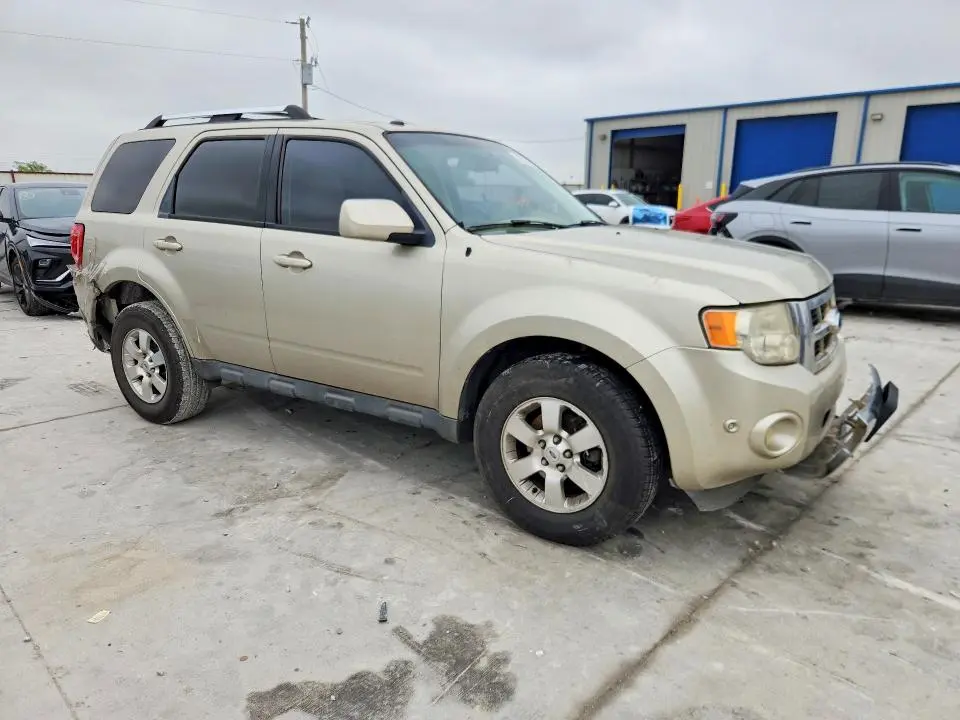 2011 FORD ESCAPE LIMITED  