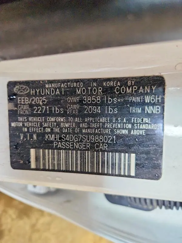 2025 HYUNDAI ELANTRA SEL  