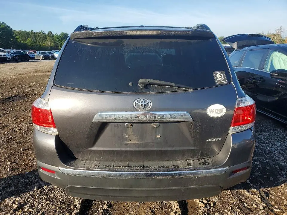 2011 TOYOTA HIGHLANDER LIMITED  