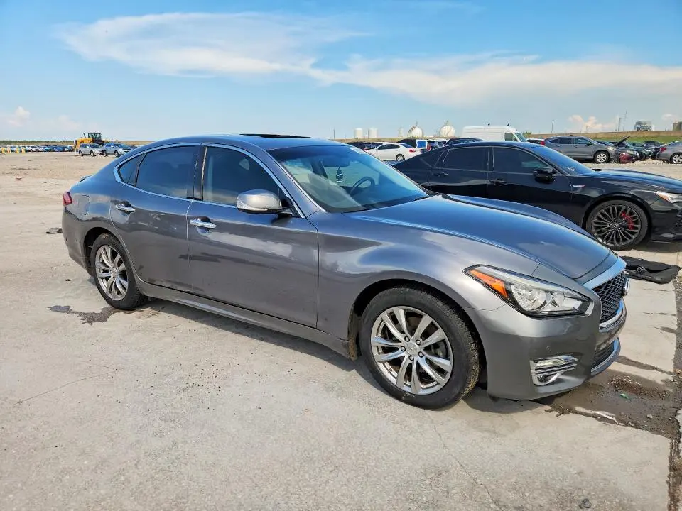 2019 INFINITI Q70 3.7 LUXE  