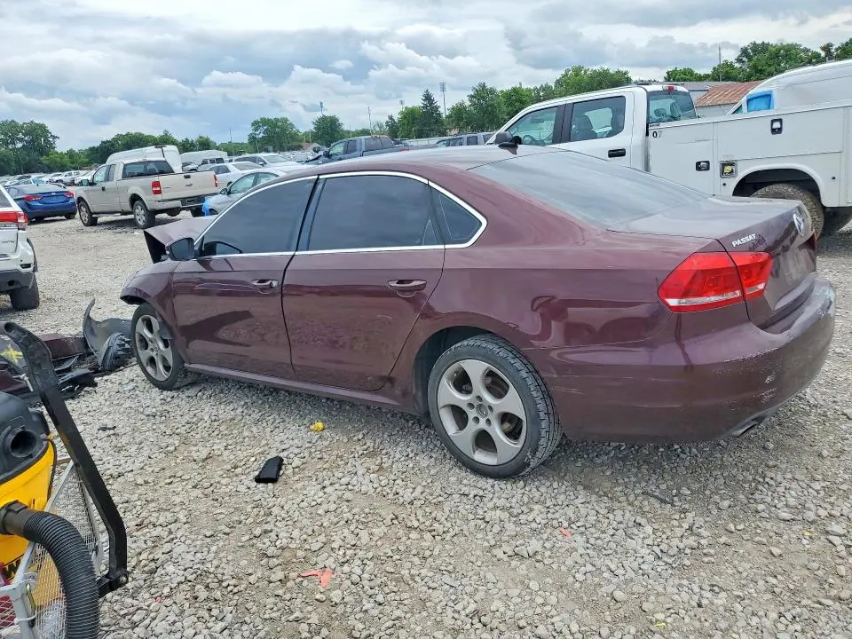 2013 VOLKSWAGEN PASSAT SE  
