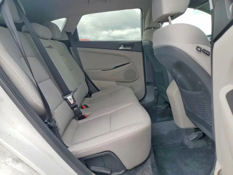 2019 HYUNDAI TUCSON SE  