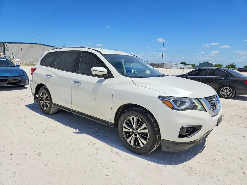 2017 NISSAN PATHFINDER SL  