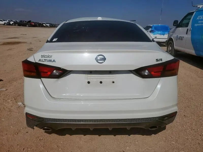 2019 NISSAN ALTIMA SR  