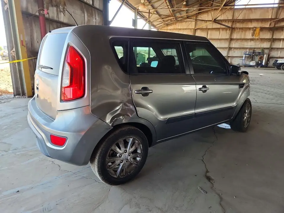 2013 KIA SOUL +  