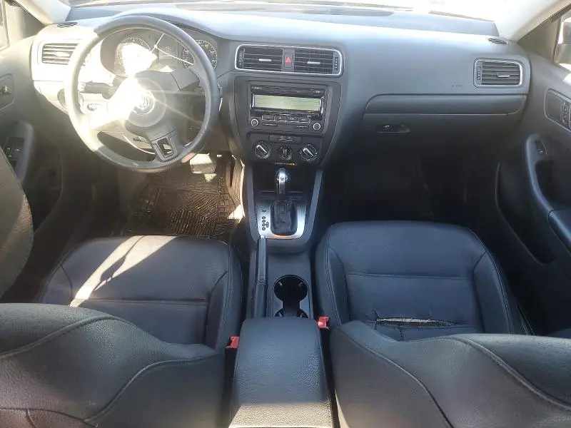 2011 VOLKSWAGEN JETTA   