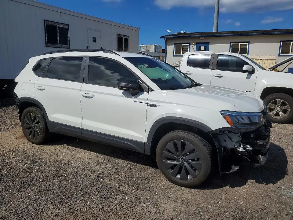 2024 VOLKSWAGEN TAOS S  