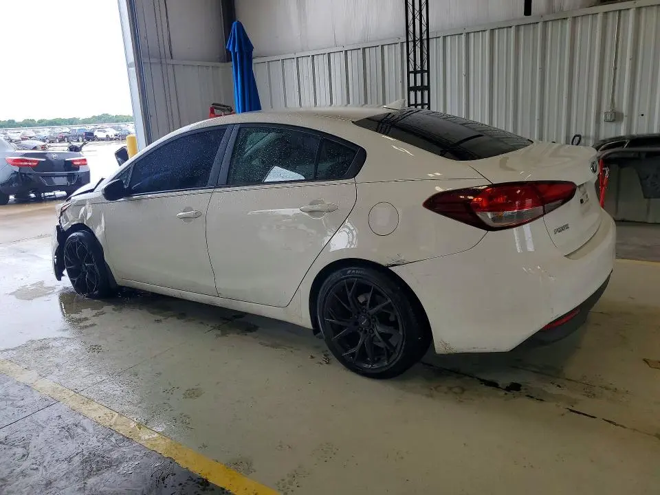 2017 KIA FORTE LX  