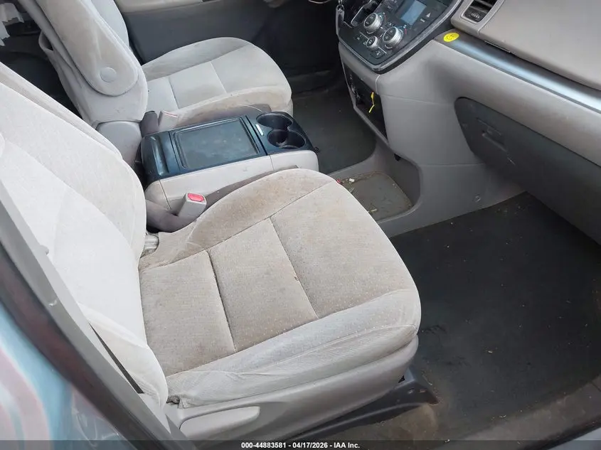 2016 TOYOTA SIENNA LE 7 PASSENGER