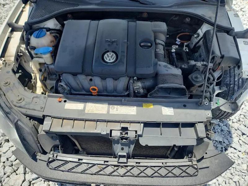 2012 VOLKSWAGEN PASSAT S  