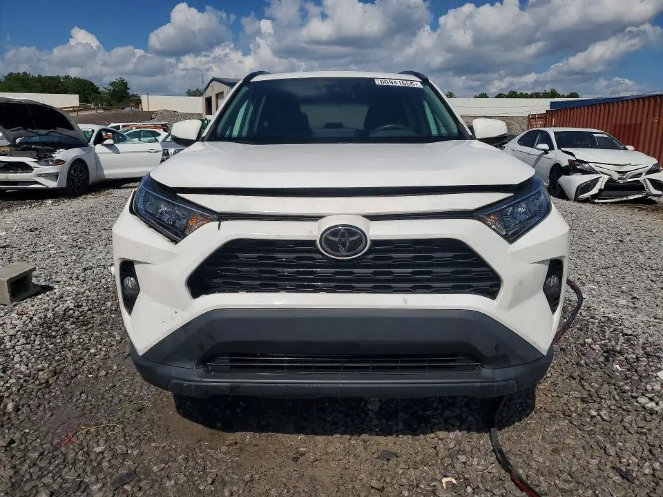 2021 TOYOTA RAV4 XLE  