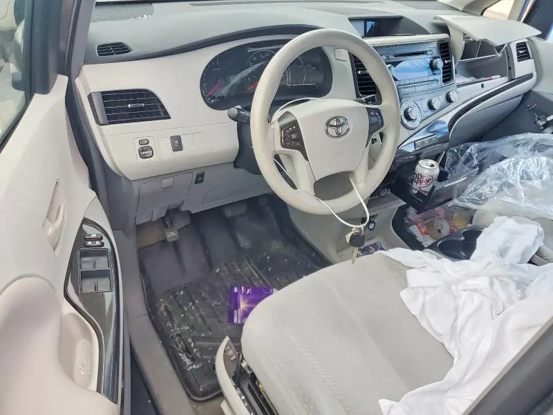 2012 TOYOTA SIENNA LE  