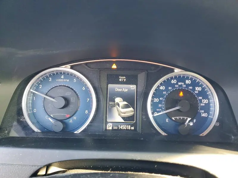 2017 TOYOTA CAMRY XLE  