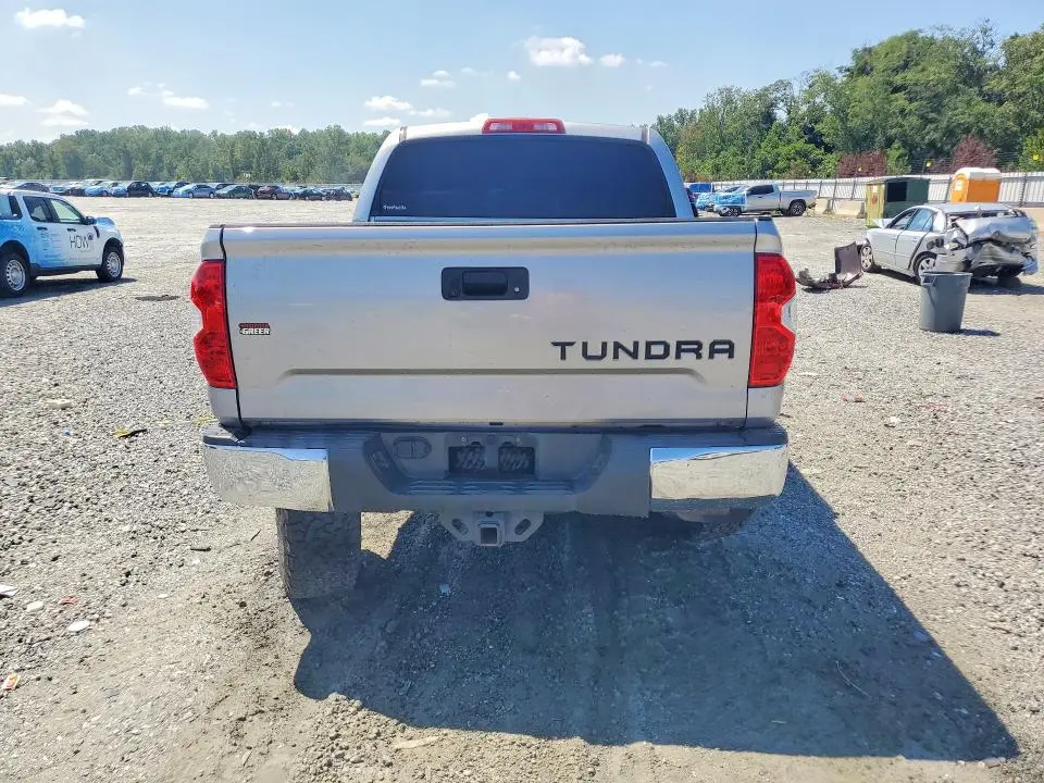 2015 TOYOTA TUNDRA CREWMAX LIMITED  