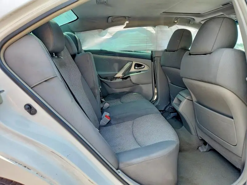 2011 TOYOTA CAMRY SE  