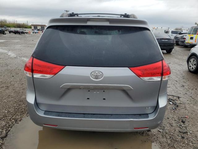 2011 TOYOTA SIENNA LE