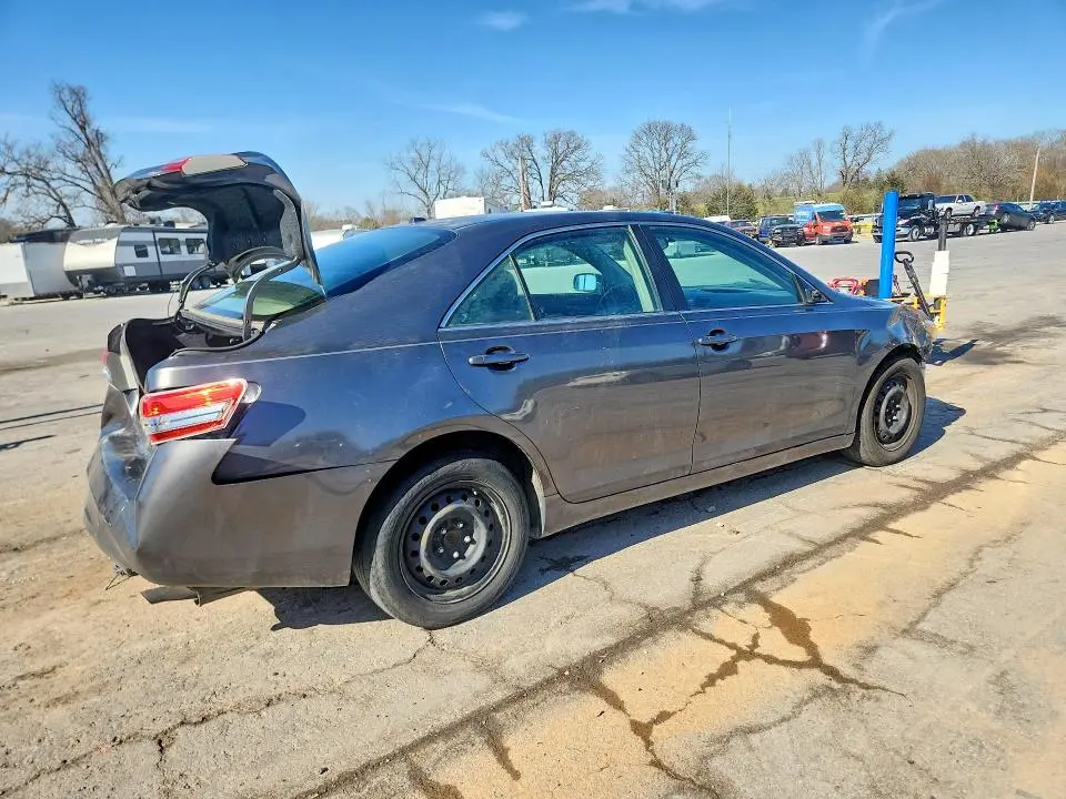 2011 TOYOTA CAMRY LE  