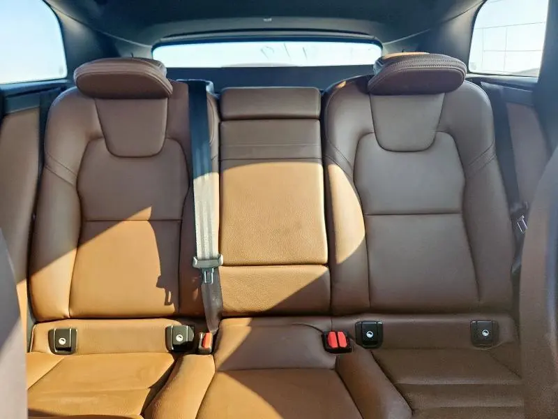 2021 VOLVO XC60 T5 MOMENTUM  