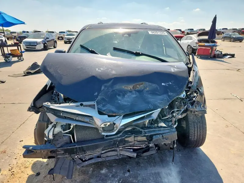 2019 TOYOTA SIENNA XLE  