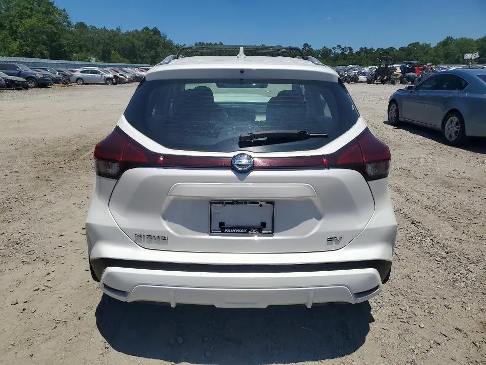 2021 NISSAN KICKS SV  