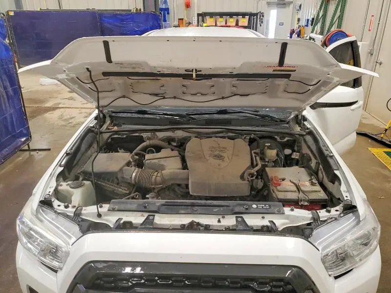 2017 TOYOTA TACOMA SR V6  
