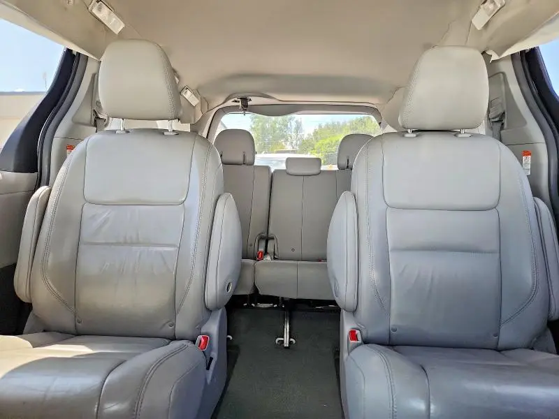 2015 TOYOTA SIENNA XLE PREMIUM 7-PASSENGER  
