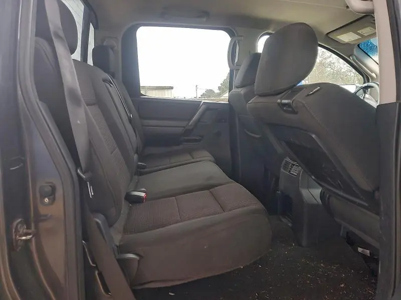 2010 NISSAN TITAN XE  