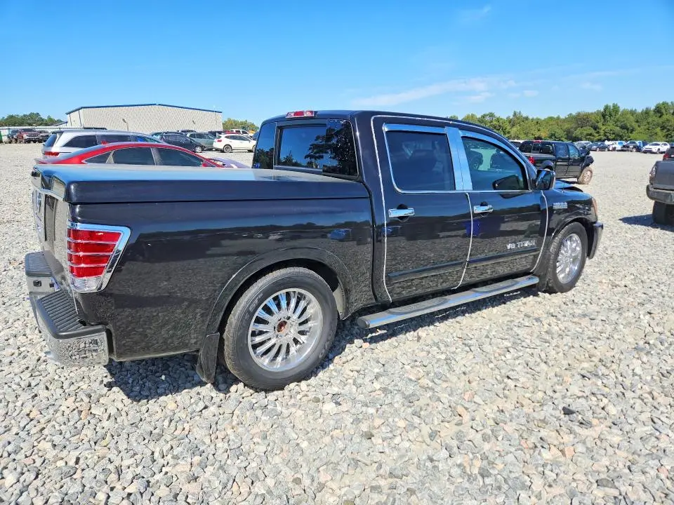 2011 NISSAN TITAN SV  