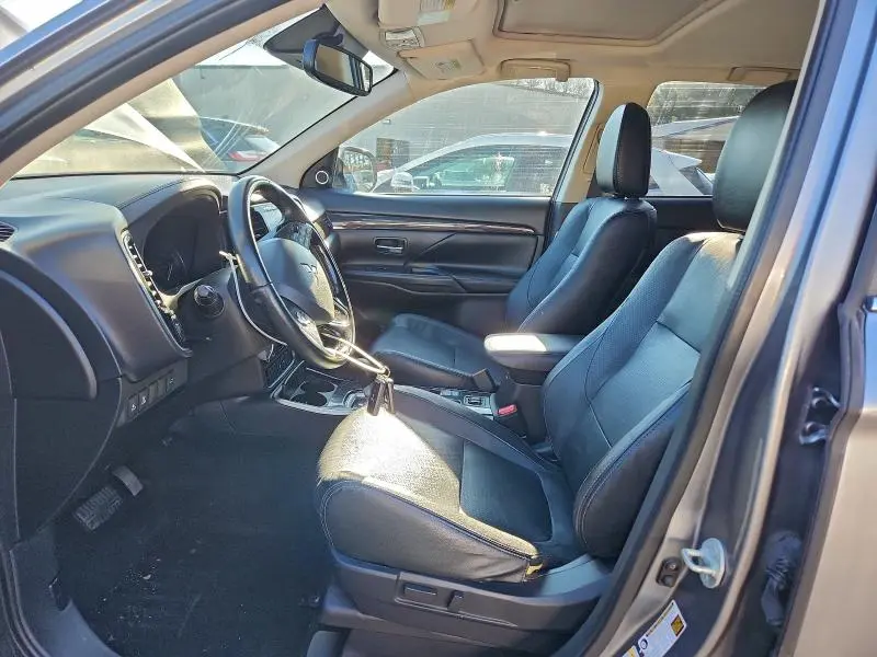 2017 MITSUBISHI OUTLANDER SE  