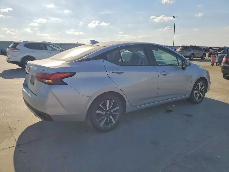 2021 NISSAN VERSA SV  