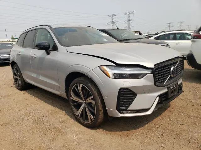 2022 VOLVO XC60 B6 R-DESIGN  