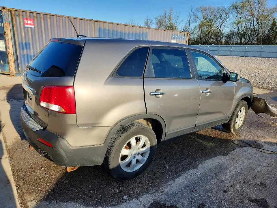2013 KIA SORENTO LX  