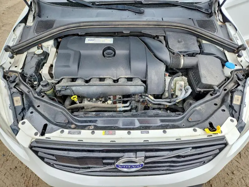 2016 VOLVO XC60 T6 R-DESIGN PLATINUM  