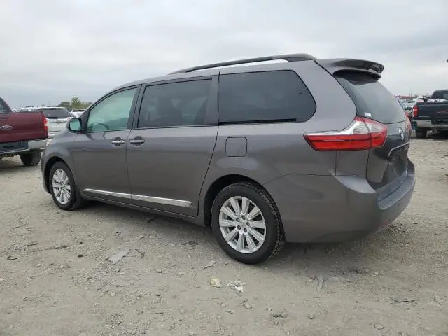 2017 TOYOTA SIENNA XLE  