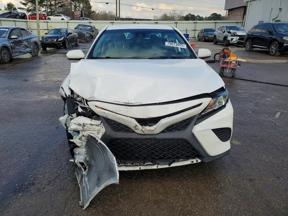 2020 TOYOTA CAMRY SE  