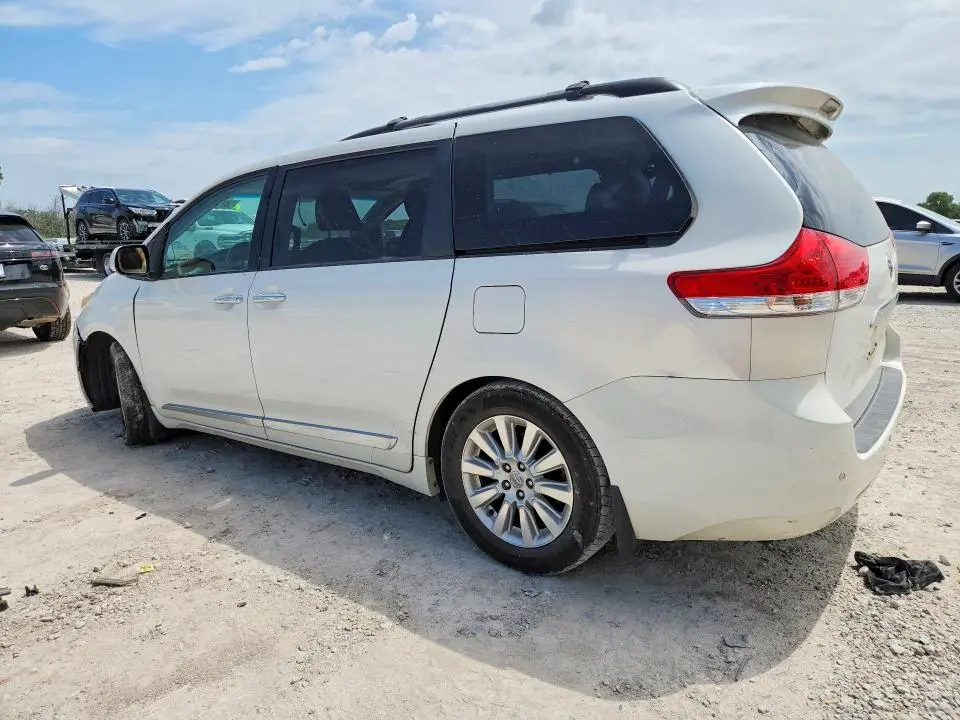 2011 TOYOTA SIENNA LIMITED 7-PASSENGER  