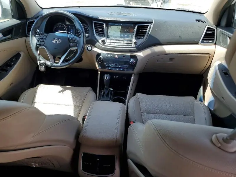 2017 HYUNDAI TUCSON SE PLUS  