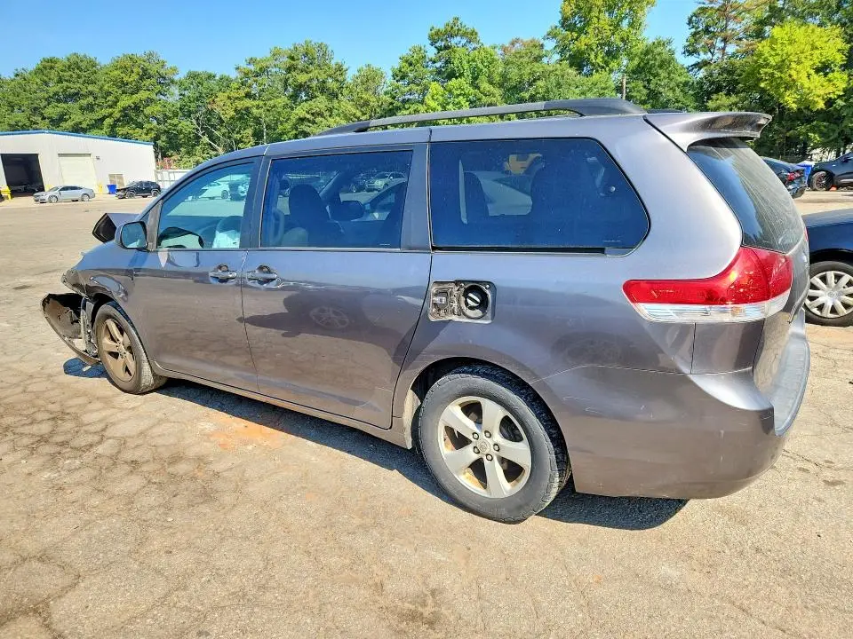 2011 TOYOTA SIENNA LE  