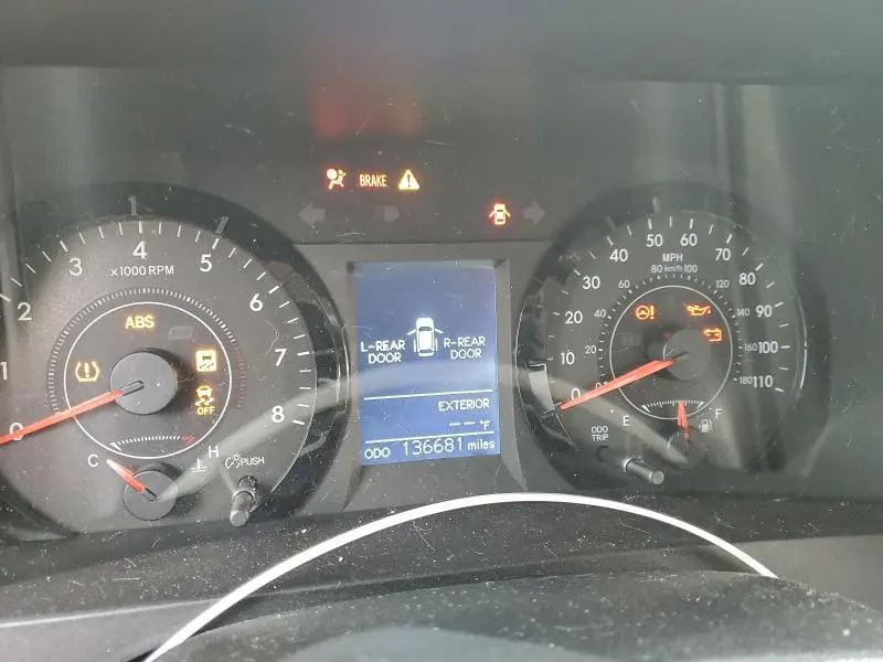 2015 TOYOTA SIENNA LE  