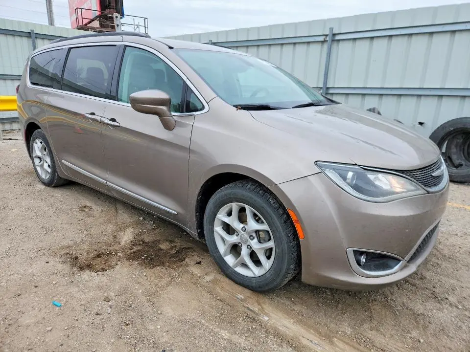 2017 CHRYSLER PACIFICA TOURING L  