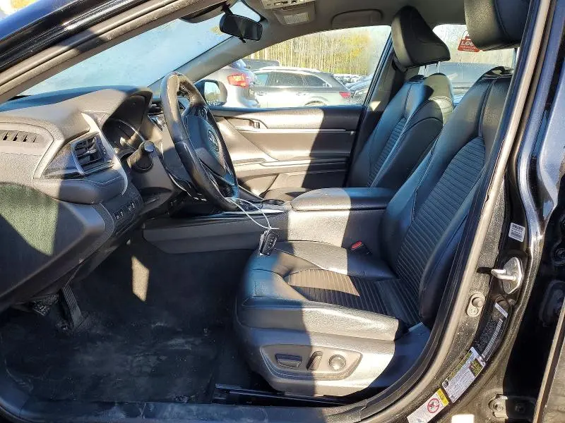 2019 TOYOTA CAMRY SE  