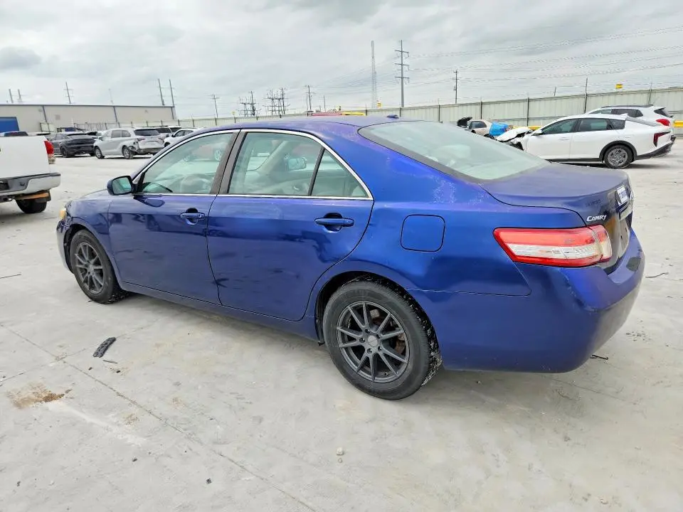2010 TOYOTA CAMRY LE  